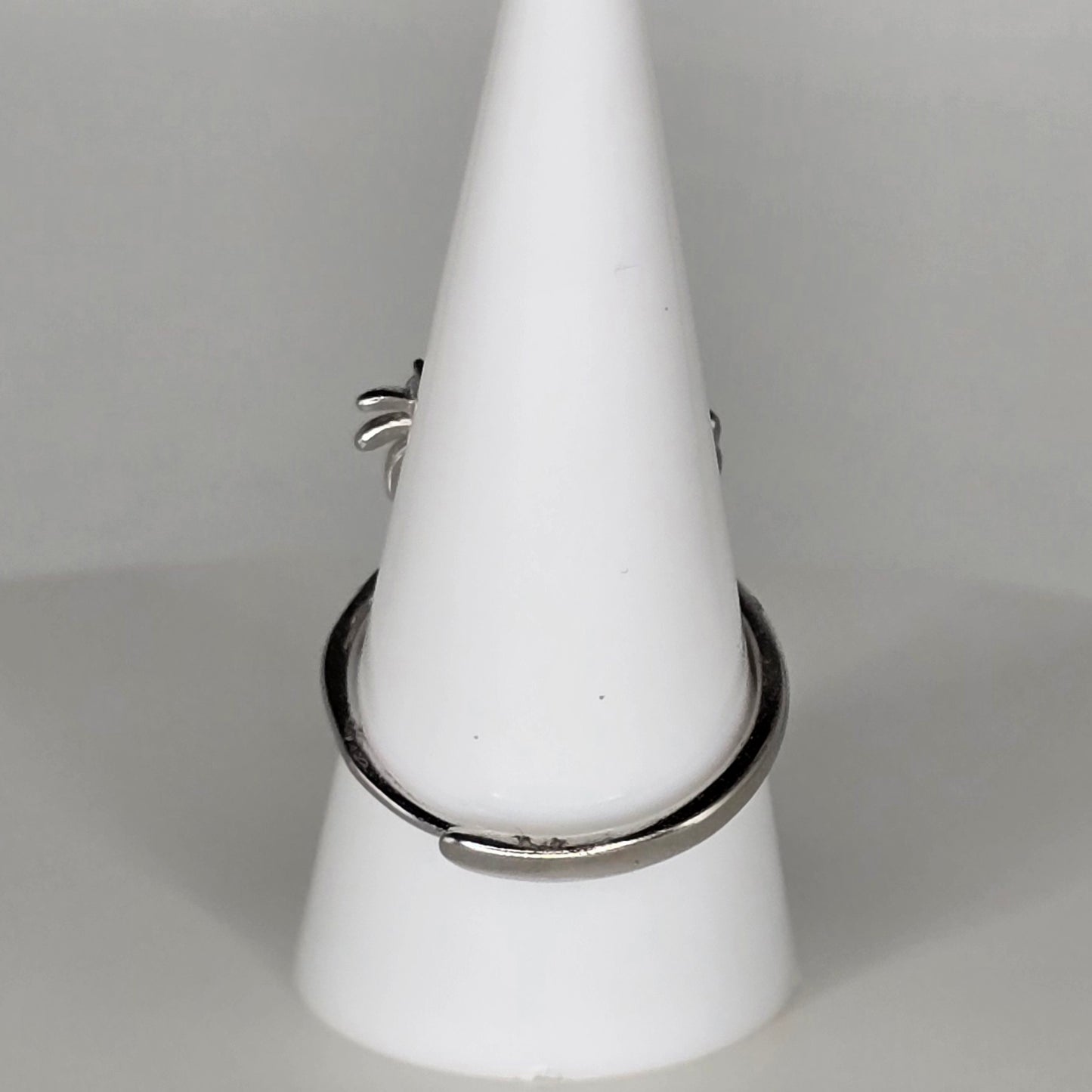 Kitty in Paradise Amethyst Adjustable Silver Ring